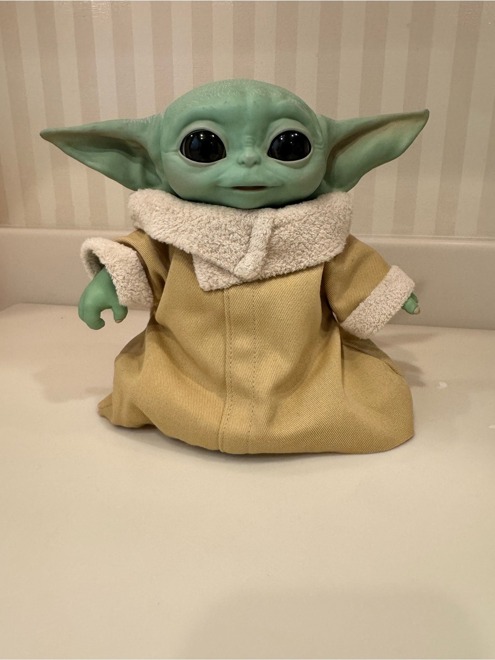 Star Wars The Child Grogu Animatronic Over 25 Sound and Motion Combinations